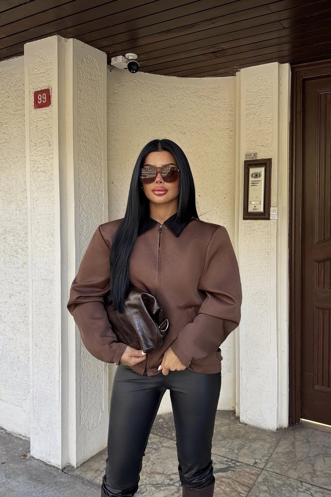 Brown Pocket Detailed Zippered Jacket