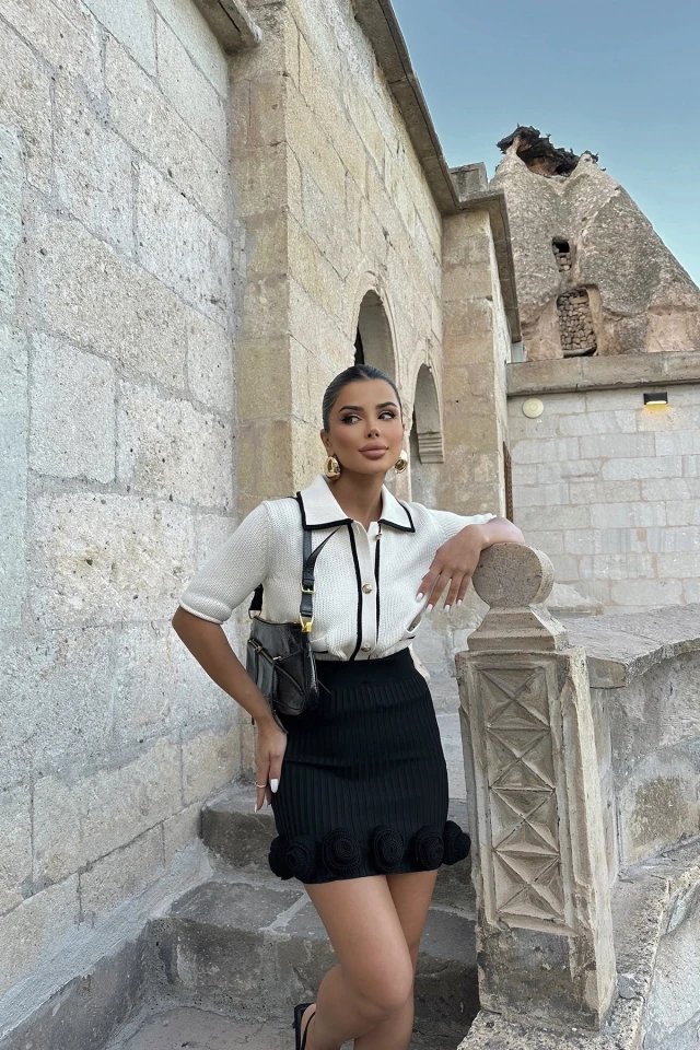 Black Rose Detail High Waist Mini Skirt