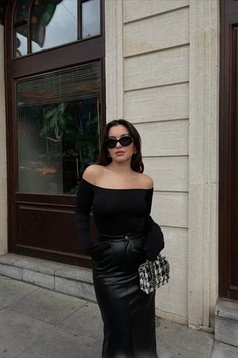 [ATE2916-SML222] Black Low Sleeve Bodysuit